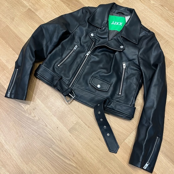 JJXX by Jack & Jones Women's Black Faux Leather Biker Jacket - Picture 2 of 6